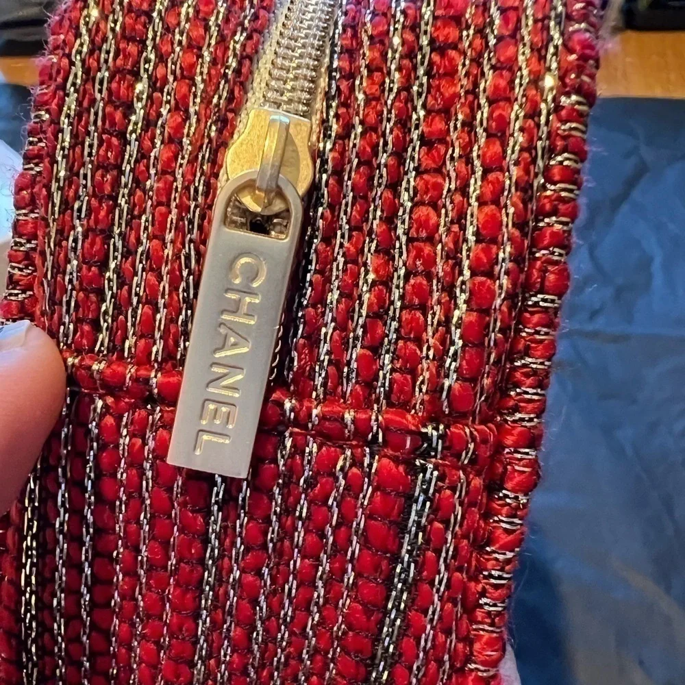 CHANEL NWT 2022 Holiday gift makeup case & box